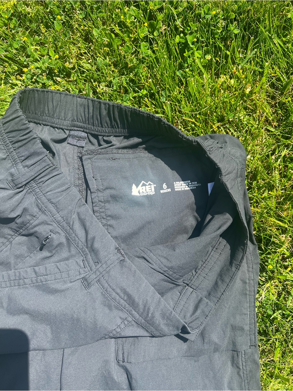 REI Women's Black Elastic Waist Track Joggers